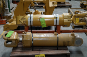 Caterpillar R2900G Lift Cylinder