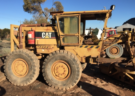 Caterpillar 120G Low Profile Grader