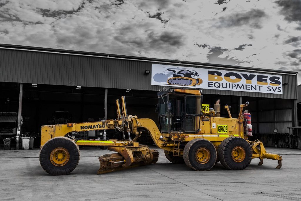 timelapse-of-komatsu-gd825a-2-rebuild-by-boyes-equipment-svs