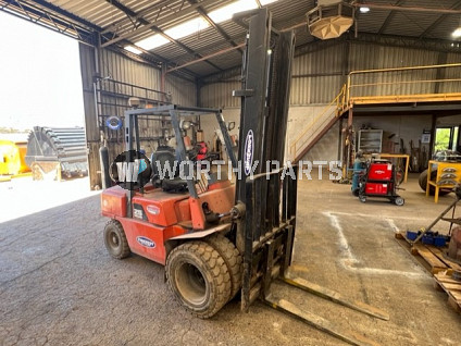 Nissan 3t Forklift