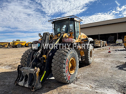 l120h-integrated-tool-carrier