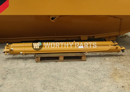 740 Hoist Cylinders