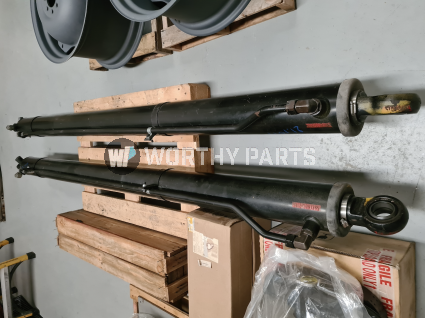 740 Hoist Cylinders